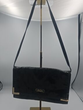 Michael Kors Black Patent Leather Med Shoulder/Large Clutch W/ Gold (EUC)✨️🖤✨️